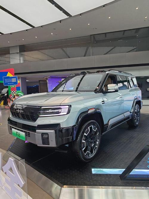 成都140比亚迪方程豹硬派越野的爆款，英菲尼迪35周年与你共成长